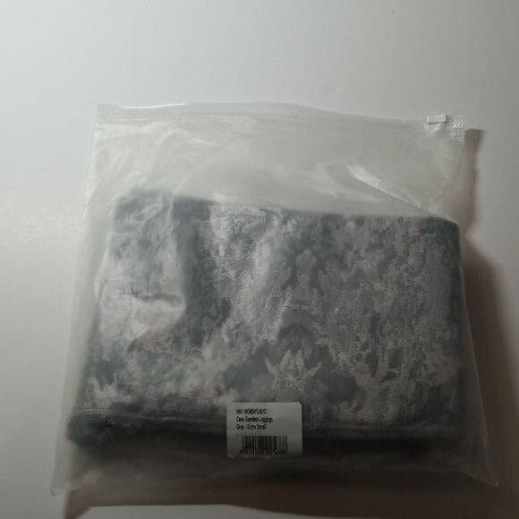 NWT Women's Best Wear CAMO SEAMLESS LEGGINGS COLOR: Grey Size XS - Picture 8 of 9